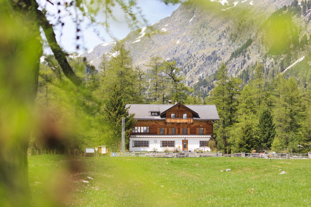 Gasthaus Spinas Bever Exterior photo